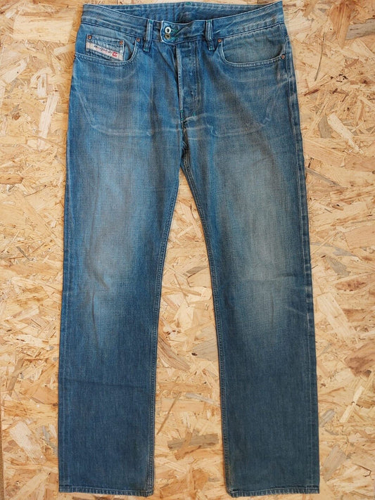 Vintage Diesel W32 L34 Straight Regular Fit Mid Blue Denim Jeans 90s retro