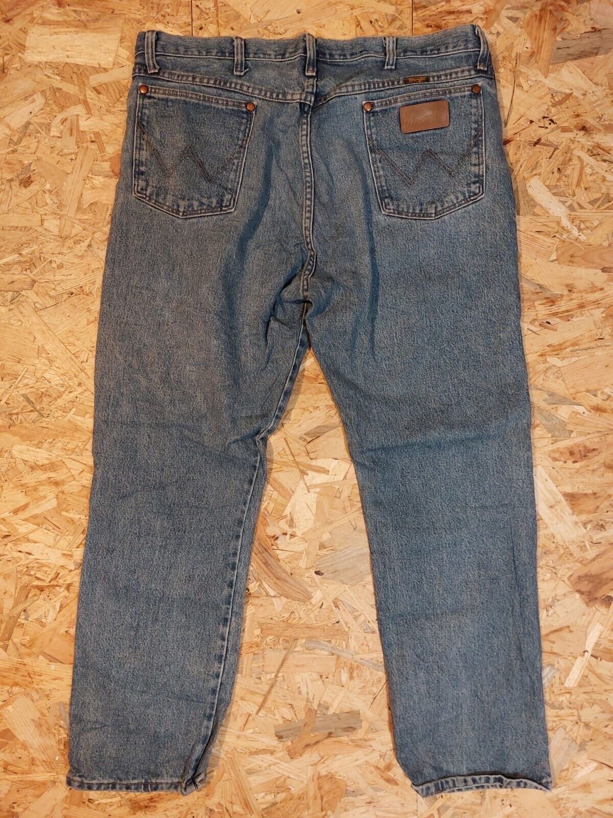 Vintage Wrangler W38 L30 Straight Fit Mid Blue Denim Jeans 90s retro