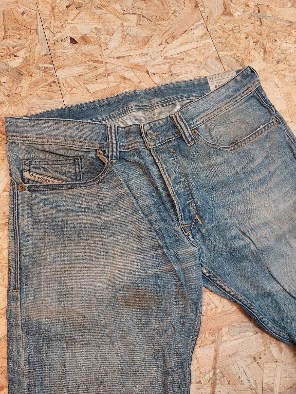 Diesel SAFADO W32 L34 Mid Blue denim Jeans Straight Leg 90s retro Vintage - WhiteHorse Vintage