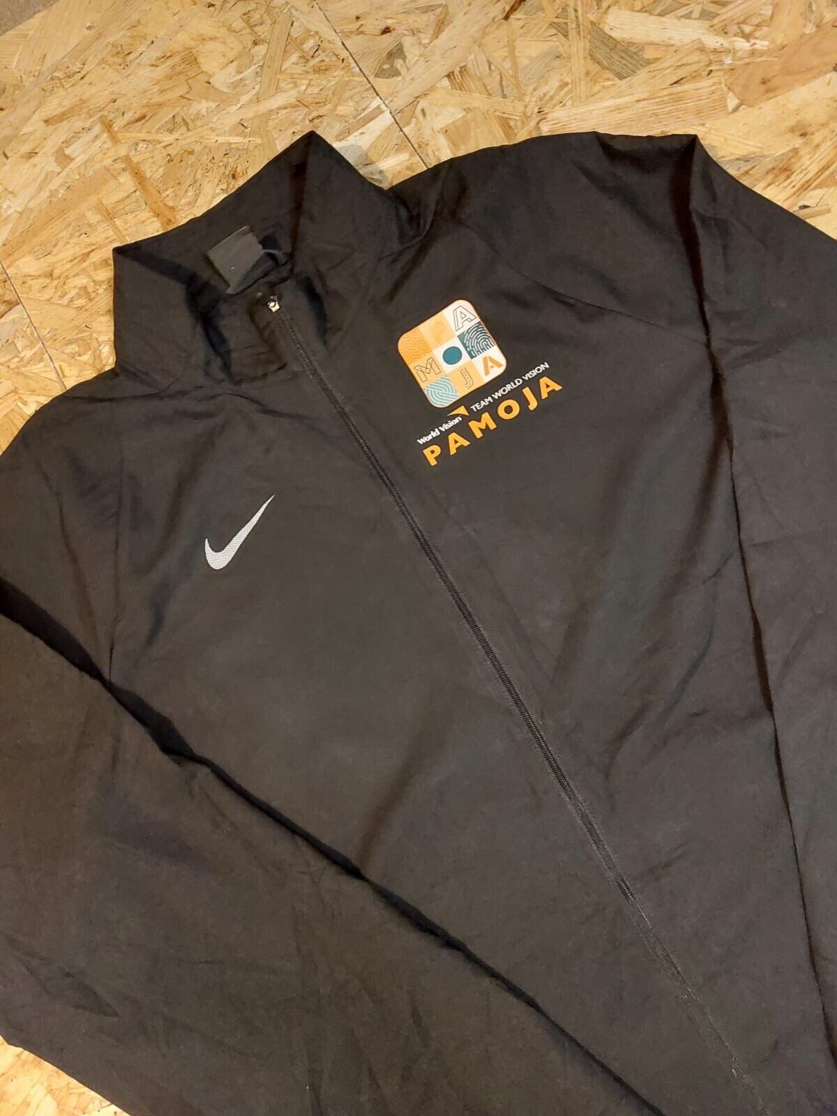 Nike Sz XL Black Windbreaker Tracksuit Jacket PAMOJA Run the world vison - WhiteHorse Vintage